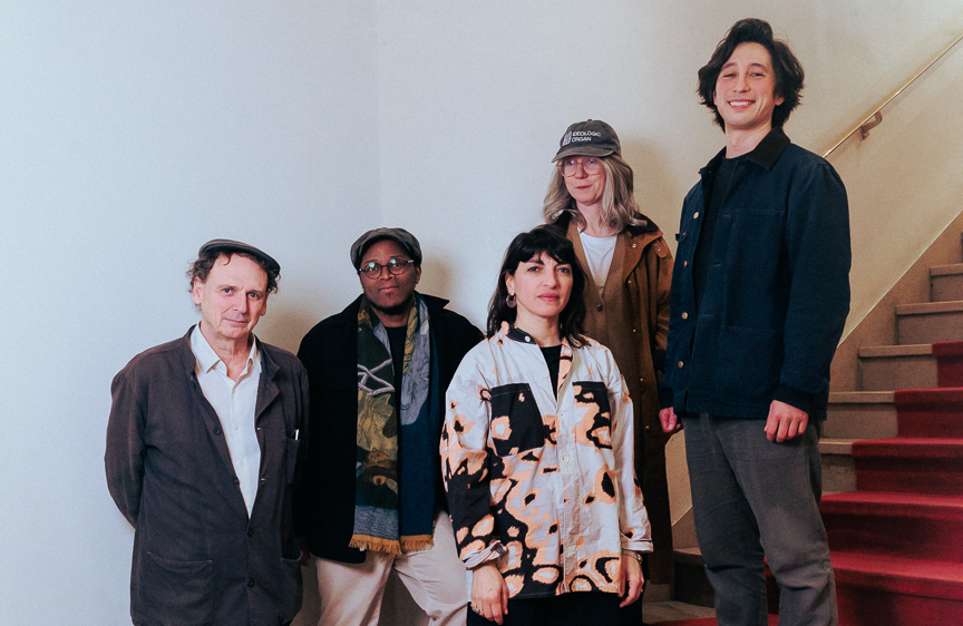 Jury longs métrages - Félicia Atkinson, José Luis Guerin, Alain Kassanda, Bani Khoshnoudi, Julian Ross © Léa Rener