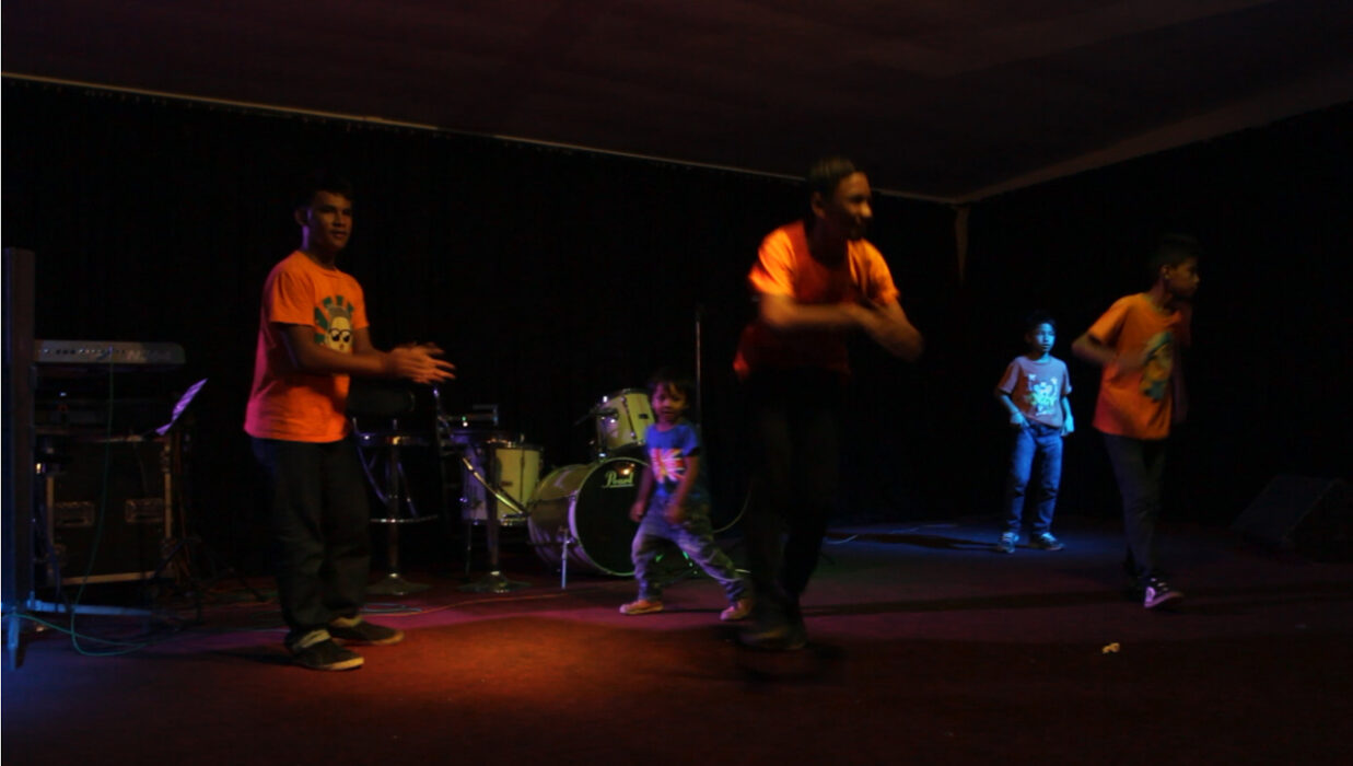 © Kavich Neang, ANTI-ARCHIVE