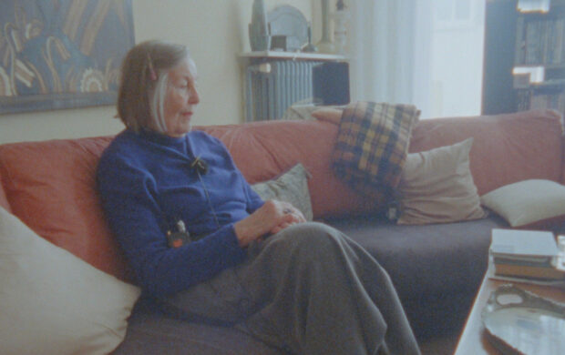 Image issue du film N'importe quoi (extérieur jour)