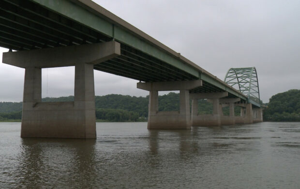 Image issue du film Eight Bridges